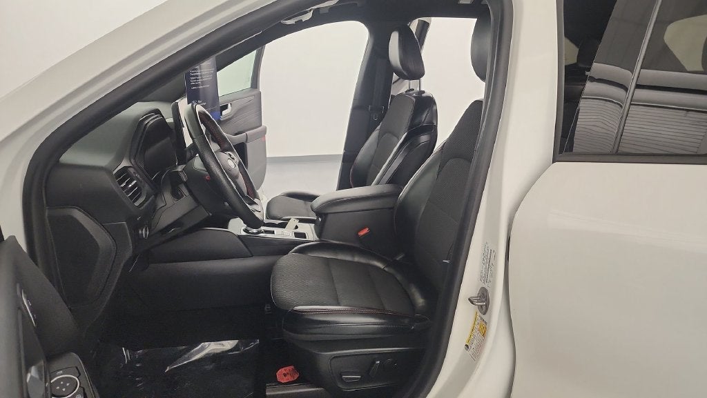 2023 Ford Escape ST-Line Elite