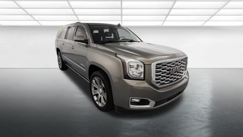 Used 2019 GMC Yukon XL Denali with VIN 1GKS2HKJXKR257922 for sale in Kansas City