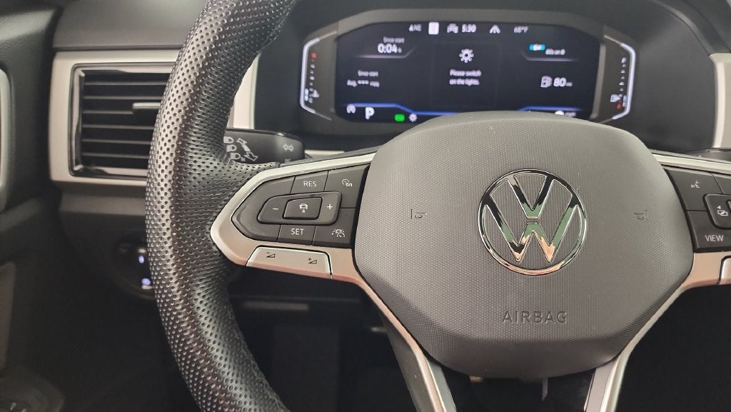 2023 Volkswagen Atlas Cross Sport 2.0T SEL R-Line