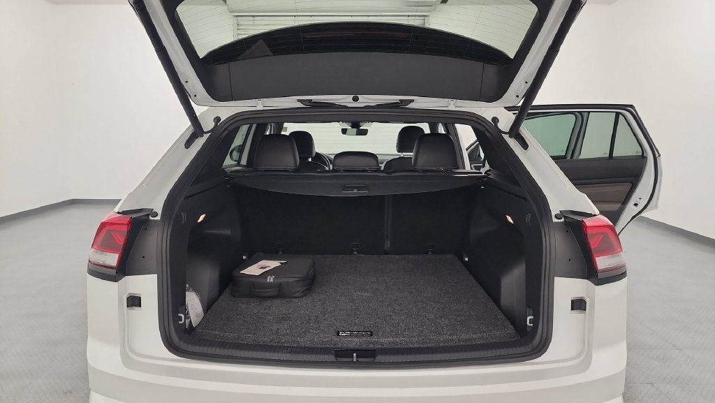 2023 Volkswagen Atlas Cross Sport 2.0T SEL R-Line
