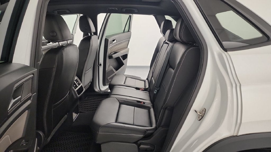 2023 Volkswagen Atlas Cross Sport 2.0T SEL R-Line