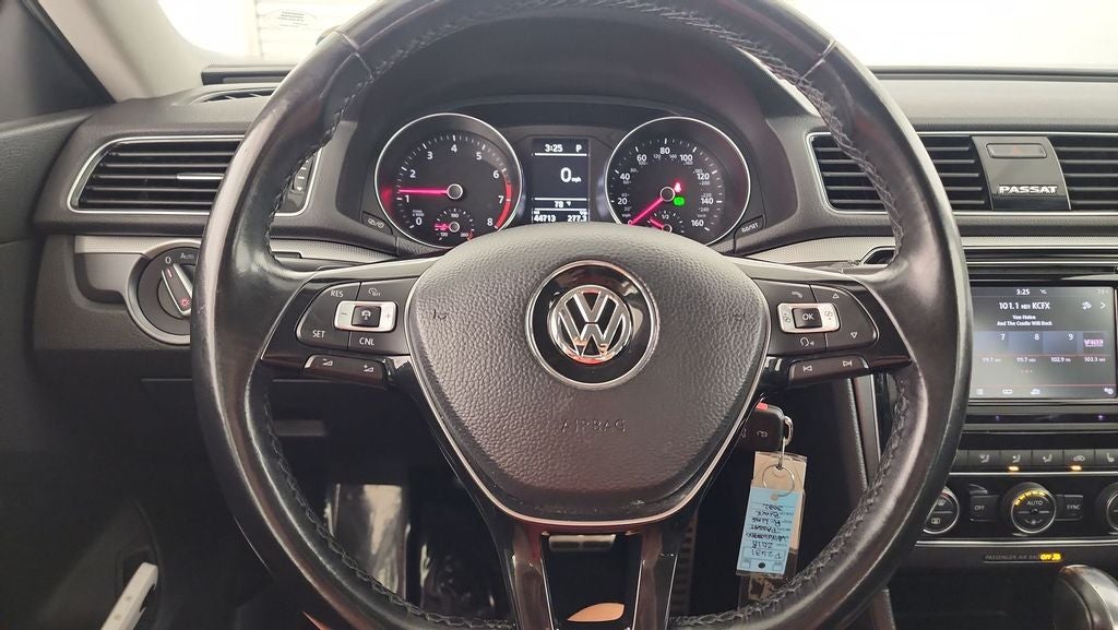 2018 Volkswagen Passat 2.0T R-Line