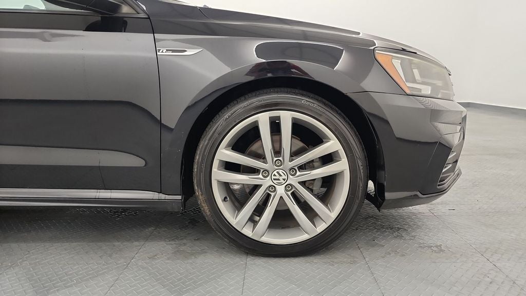 2018 Volkswagen Passat 2.0T R-Line