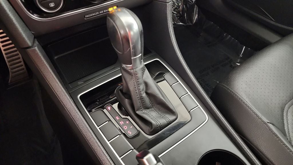 2018 Volkswagen Passat 2.0T R-Line