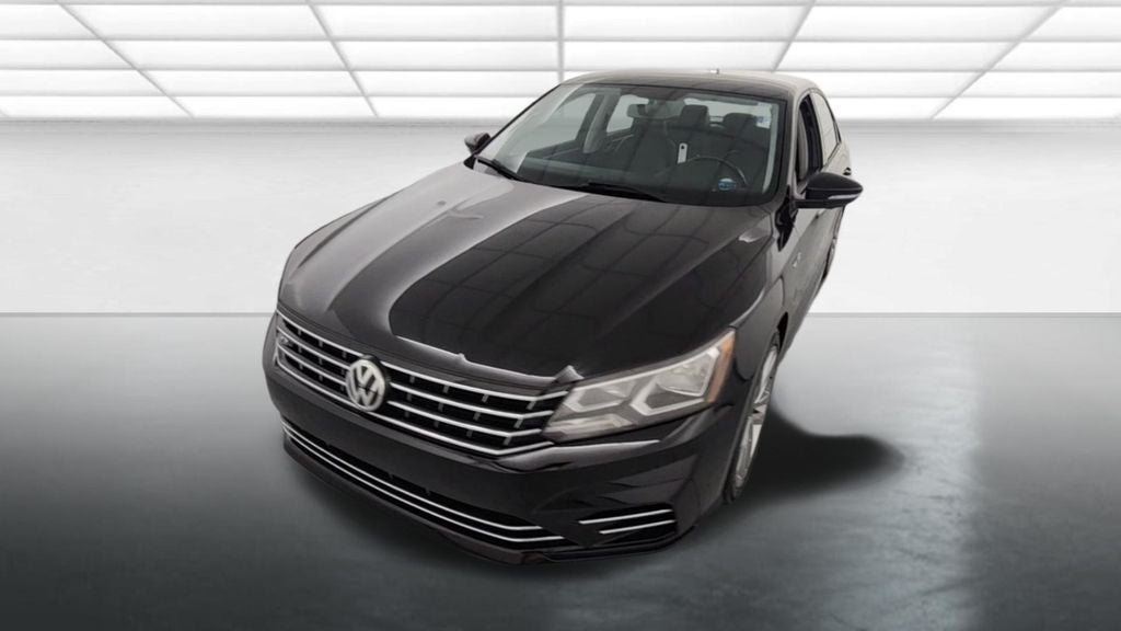 2018 Volkswagen Passat 2.0T R-Line