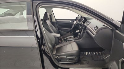 2018 Volkswagen Passat 2.0T R-Line