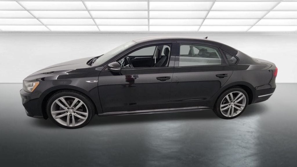2018 Volkswagen Passat 2.0T R-Line