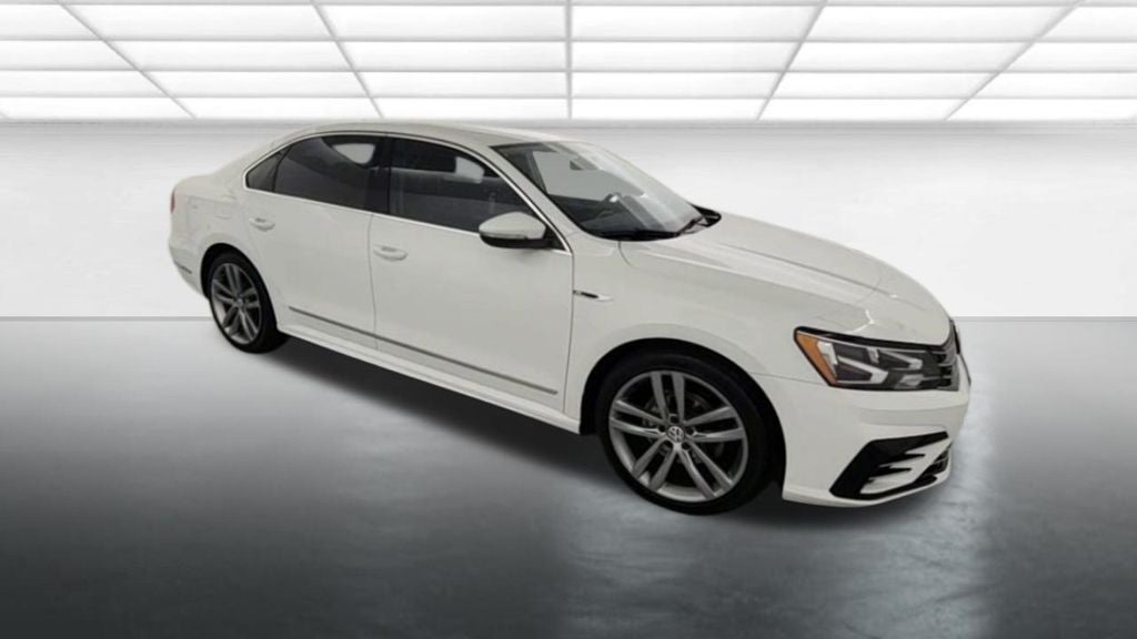 2017 Volkswagen Passat 1.8T R-Line