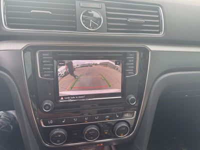 2017 Volkswagen Passat 1.8T R-Line