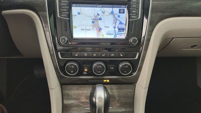2017 Volkswagen Passat 1.8T SE w/Technology
