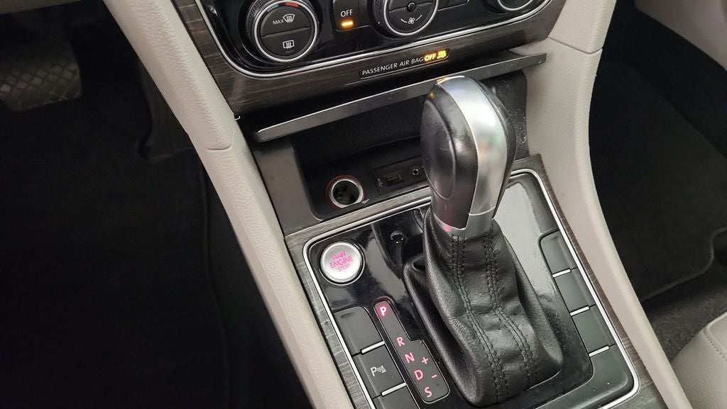 2017 Volkswagen Passat 1.8T SE w/Technology