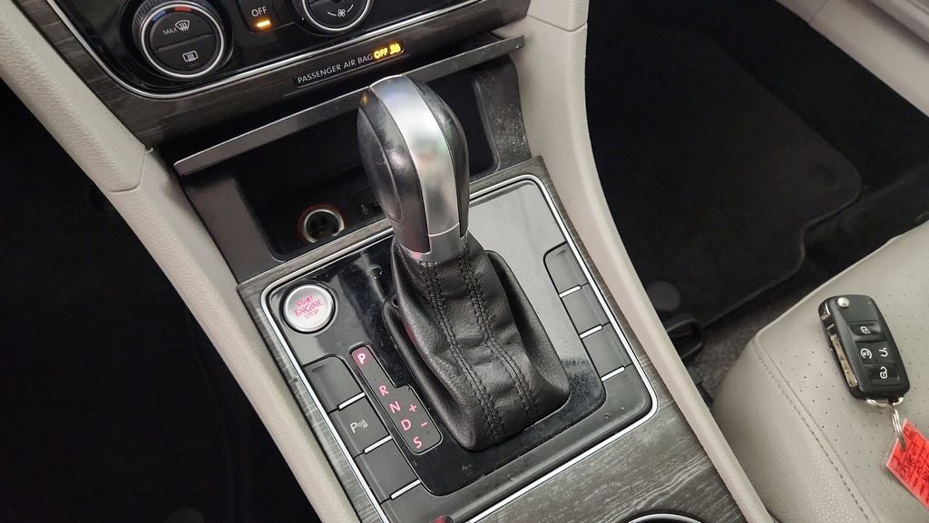 2017 Volkswagen Passat 1.8T SE w/Technology