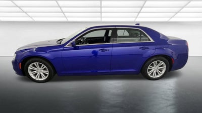 2018 Chrysler 300 Touring