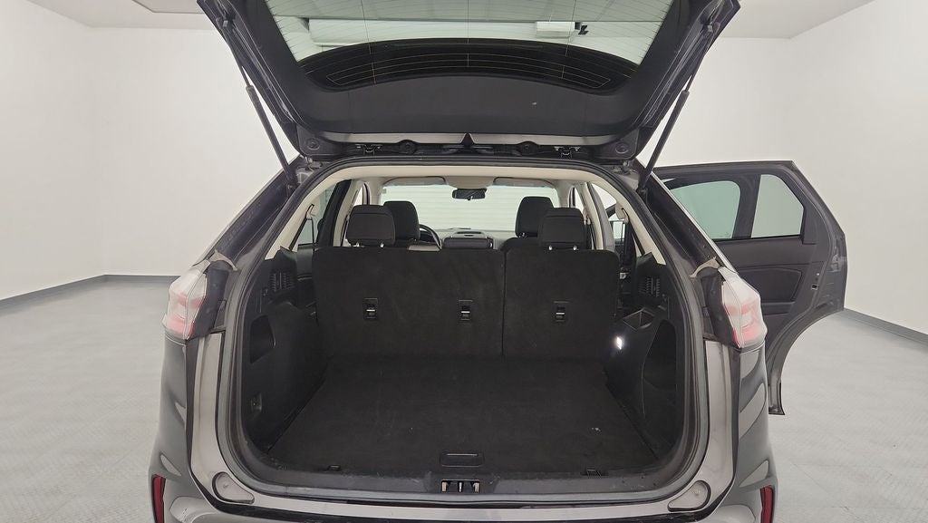 2020 Ford Edge SE
