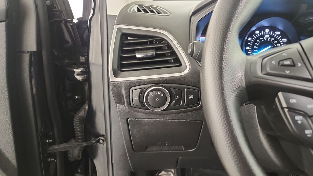 2022 Ford Edge SE