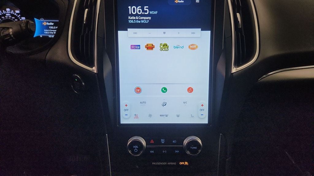 2023 Ford Edge Titanium