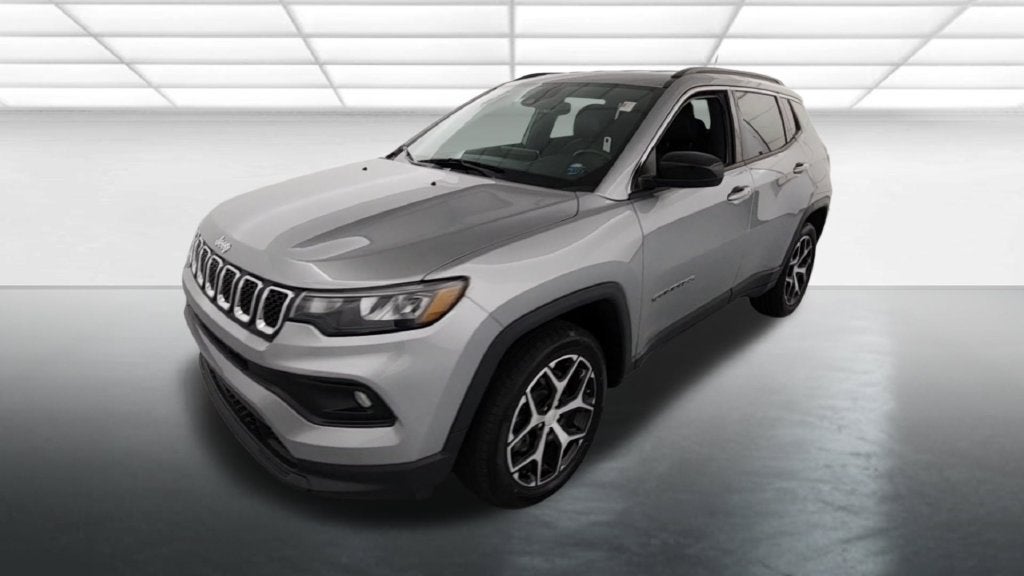 Used 2024 Jeep Compass Latitude with VIN 3C4NJDBN5RT604162 for sale in Kansas City