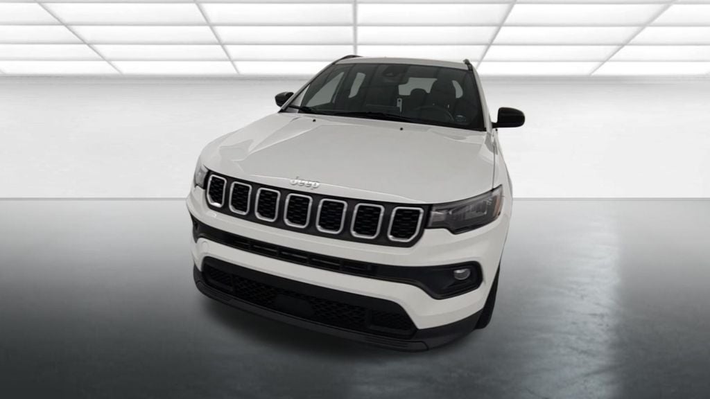 Used 2024 Jeep Compass Latitude with VIN 3C4NJDBN7RT118954 for sale in Leavenworth, KS