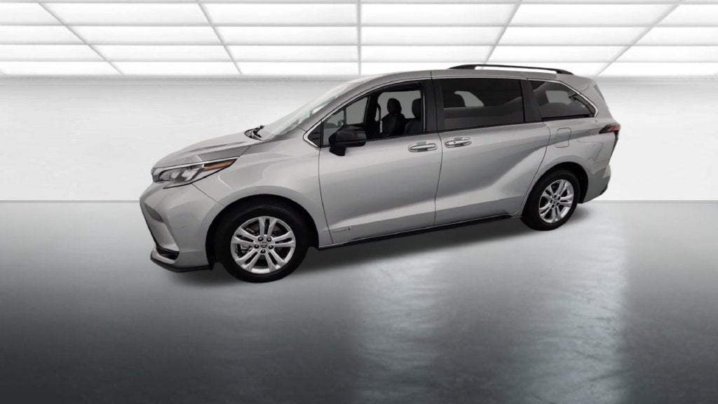 2021 Toyota Sienna XSE 7 Passenger