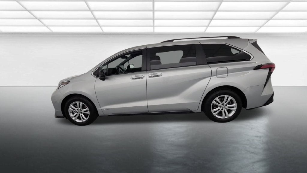 2021 Toyota Sienna XSE 7 Passenger