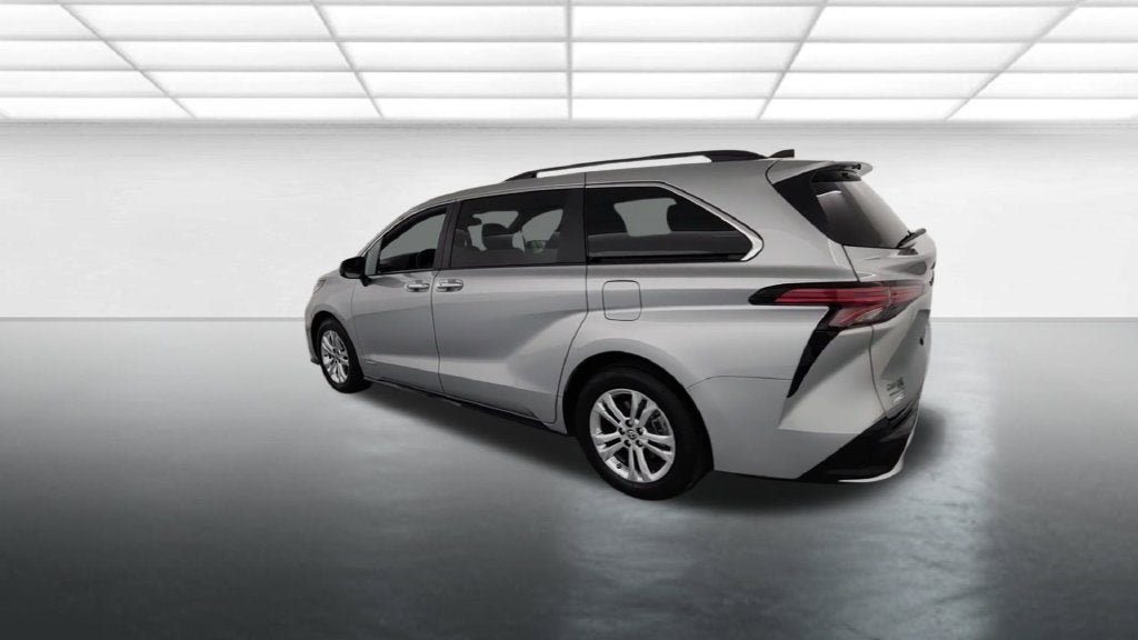 2021 Toyota Sienna XSE 7 Passenger
