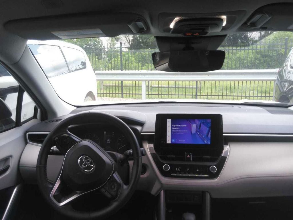 Used 2024 Toyota Corolla Cross LE with VIN 7MUCAAAG2RV091252 for sale in Kansas City