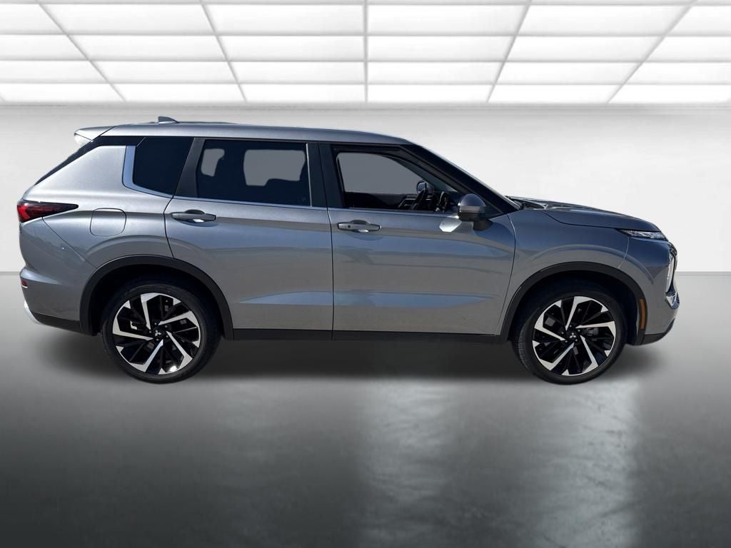 2023 Mitsubishi Outlander SE Special Edition