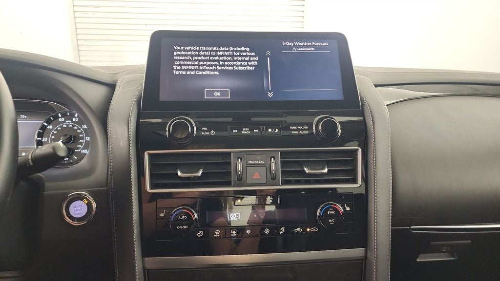 2024 INFINITI QX80 LUXE