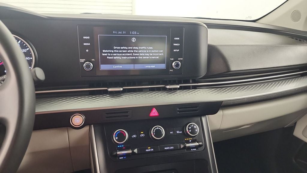 2024 Kia Carnival LX