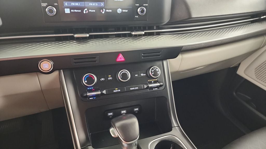 2024 Kia Carnival LX