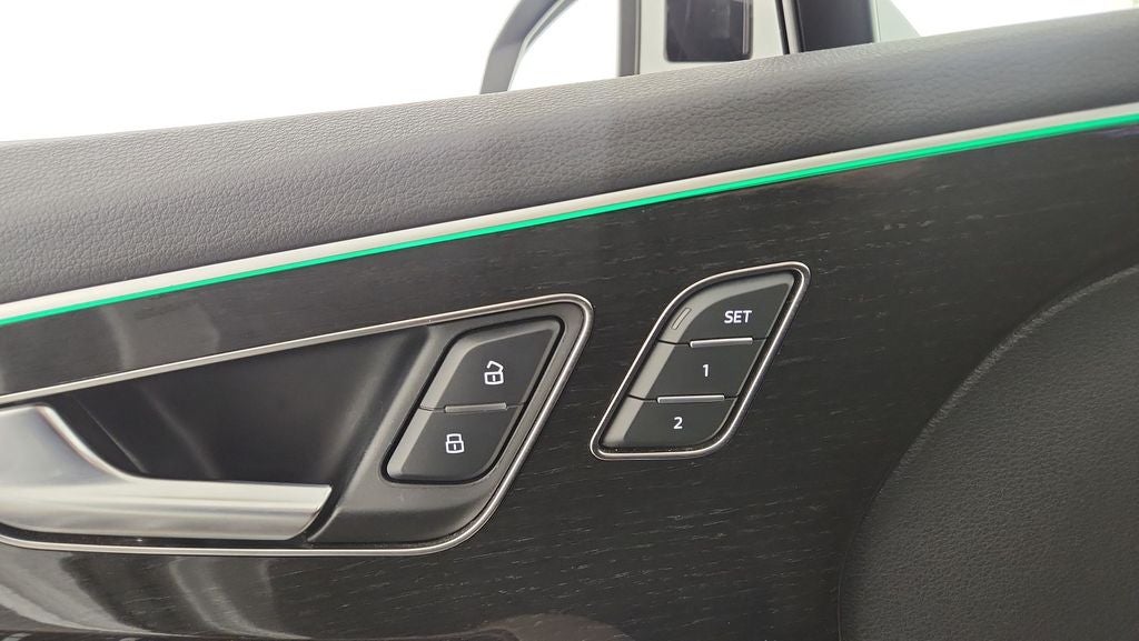 2023 Audi Q7 45 Premium Plus quattro