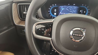 2022 Volvo XC60 B6 Inscription