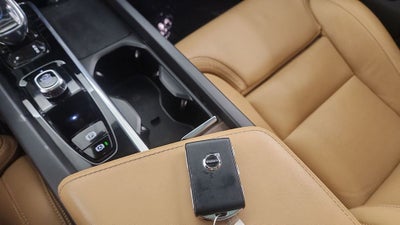 2022 Volvo XC60 B6 Inscription