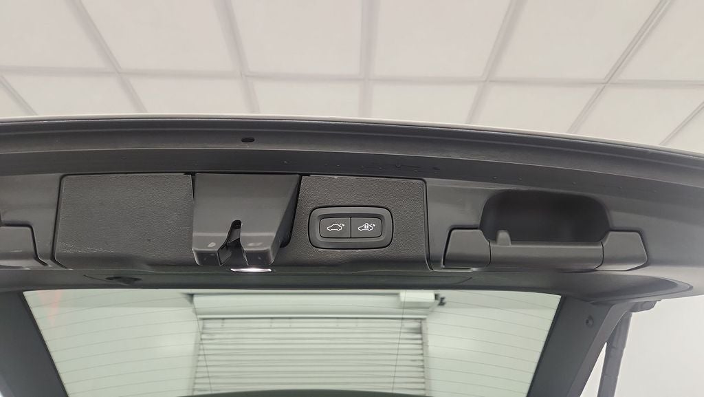 2022 Volvo XC60 B6 Inscription