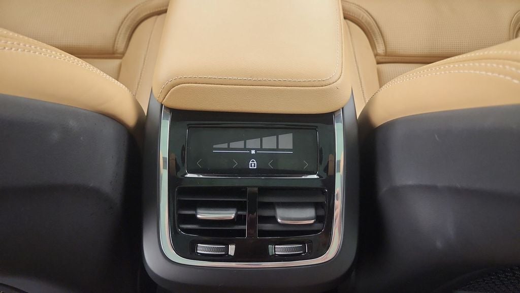 2022 Volvo XC60 B6 Inscription