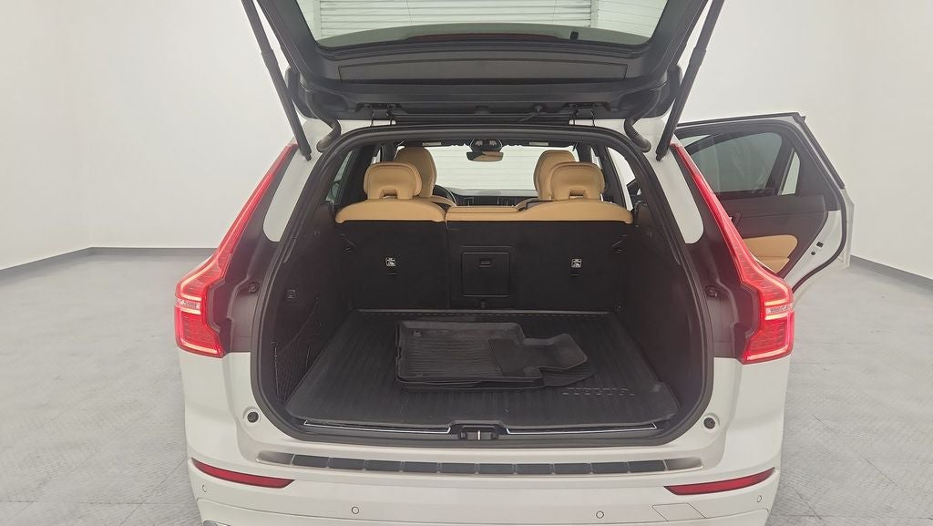 2022 Volvo XC60 B6 Inscription