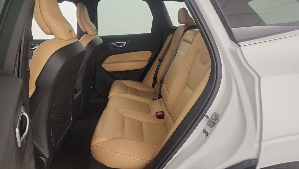 2022 Volvo XC60 B6 Inscription