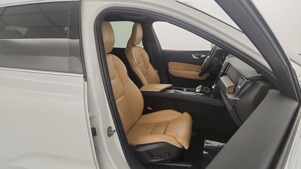 2022 Volvo XC60 B6 Inscription