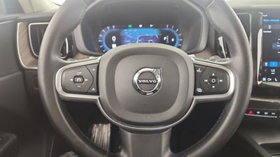 2022 Volvo XC60 B5 Momentum