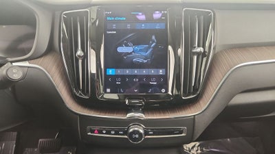 2022 Volvo XC60 B5 Momentum