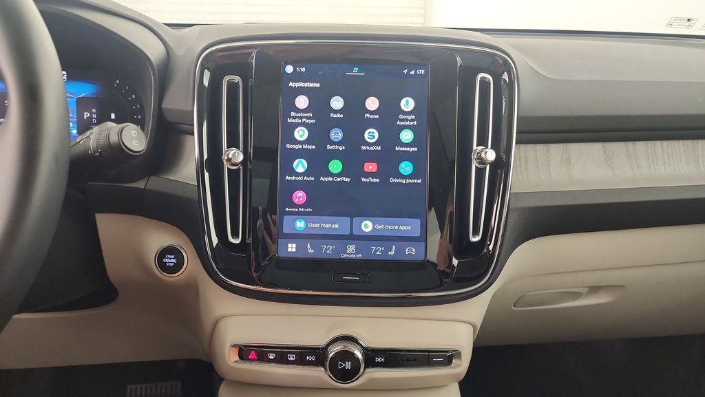 2024 Volvo XC40 B5 Plus Bright Theme