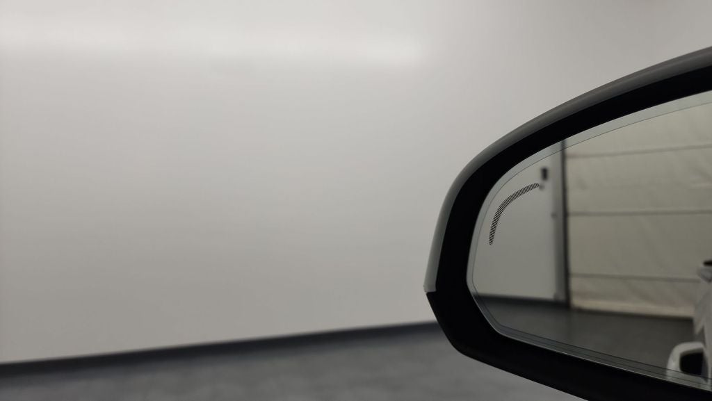 2024 Volvo XC40 B5 Plus Bright Theme