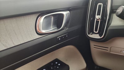 2024 Volvo XC40 B5 Plus Bright Theme