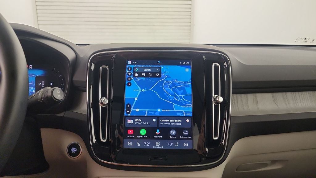 2024 Volvo XC40 B5 Plus Bright Theme