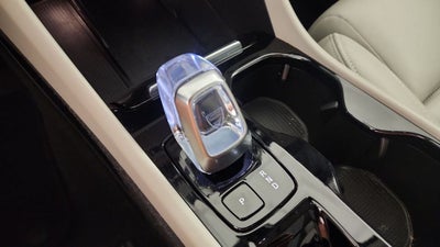 2024 Volvo XC40 B5 Plus Bright Theme