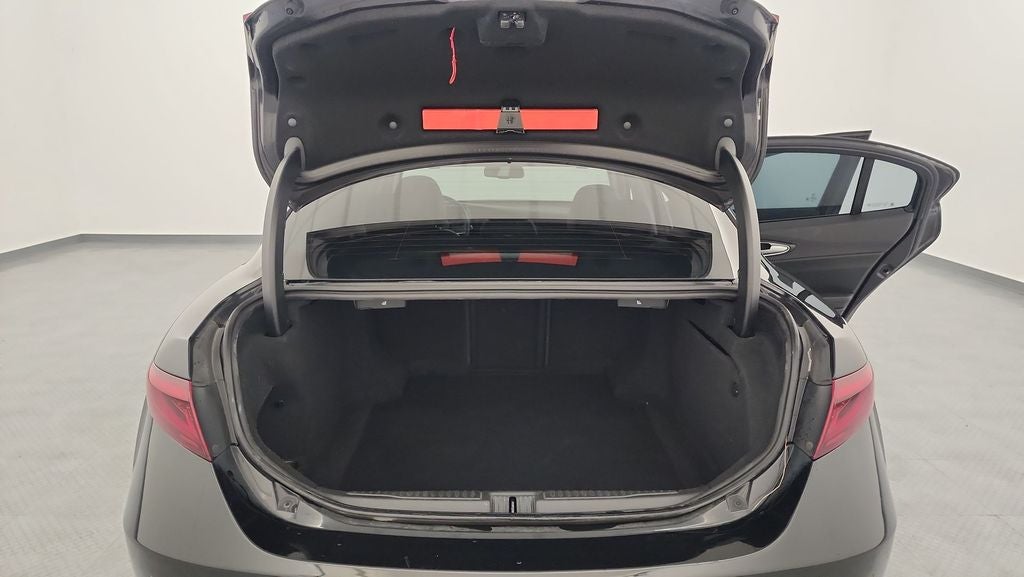 2017 Alfa Romeo Giulia Base