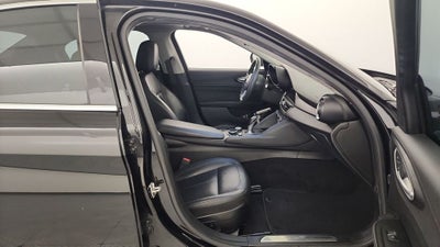 2017 Alfa Romeo Giulia Base