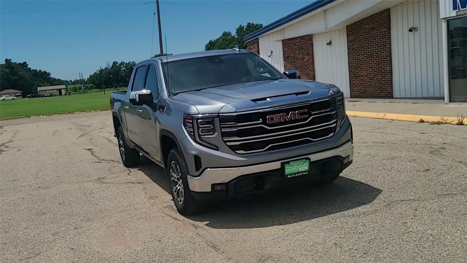 2025 GMC Sierra 1500 SLT