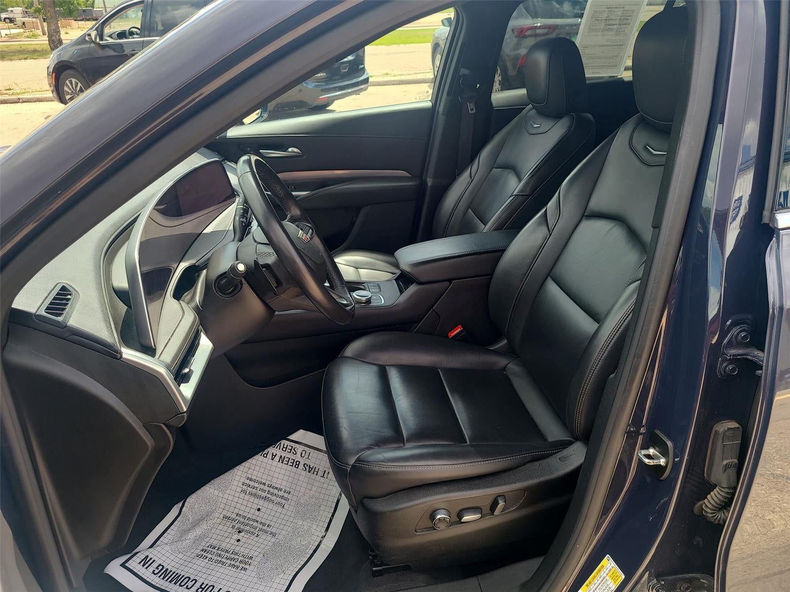 2024 Cadillac XT4 FWD Premium Luxury