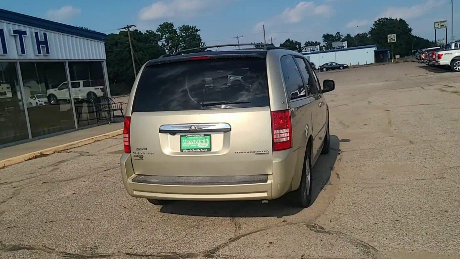 2010 Chrysler Town & Country Touring